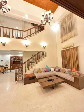 WHITEVILLA 5 ROOMS